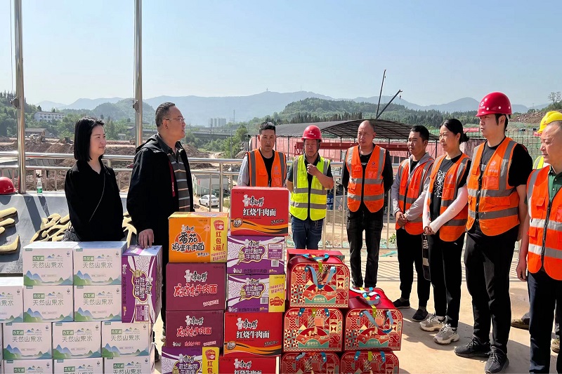 路橋集團開展“五一”慰問活動