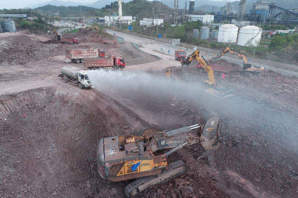 不停工、不斷檔，假期建設忙！